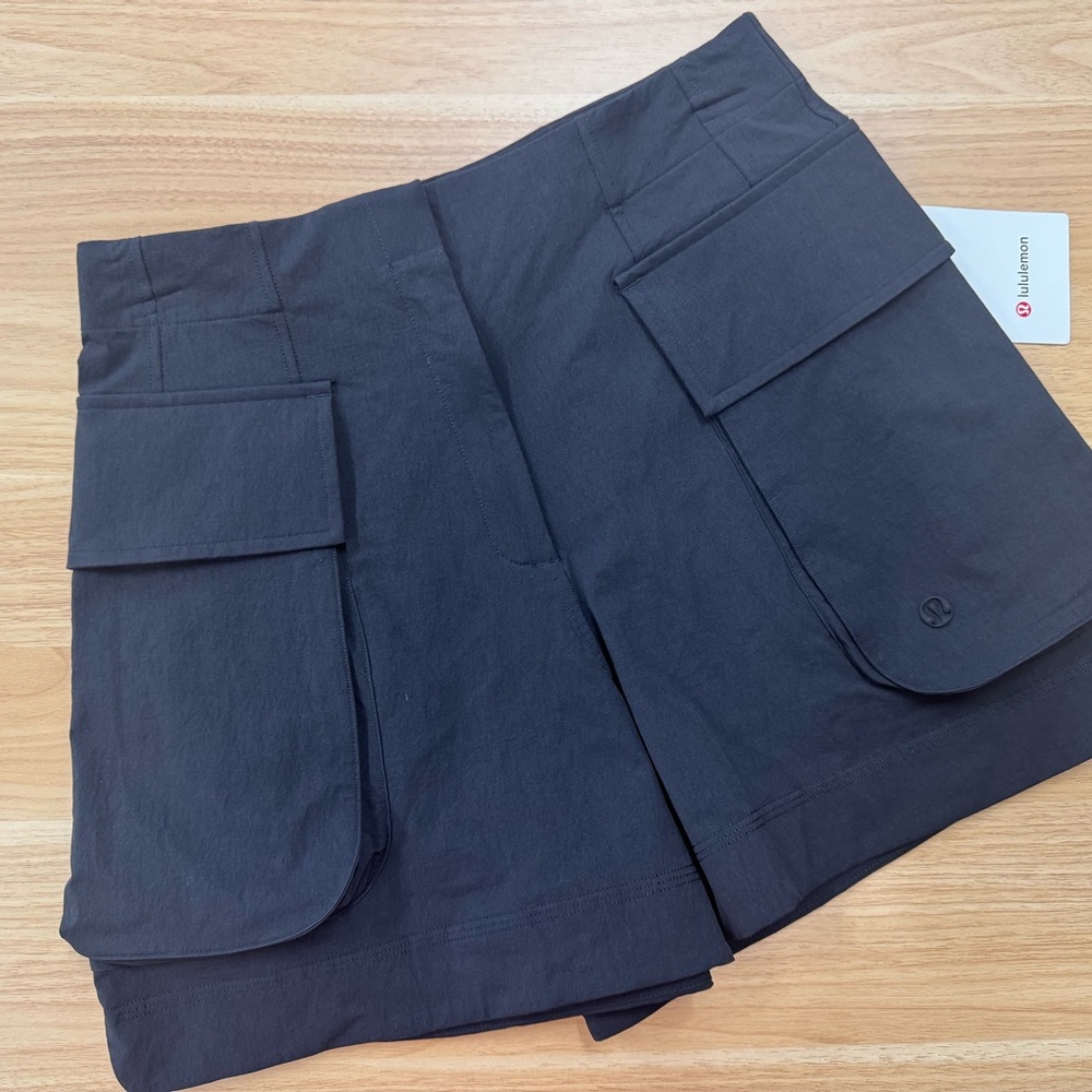 LuLuLemon - Relaxed-Fit SHR
Cargo Short 4 - Picture 2 of 4